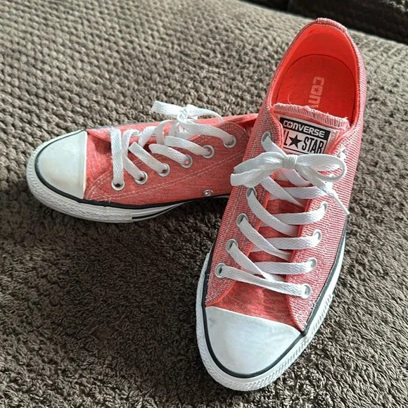 Converse - Picture 2 of 4